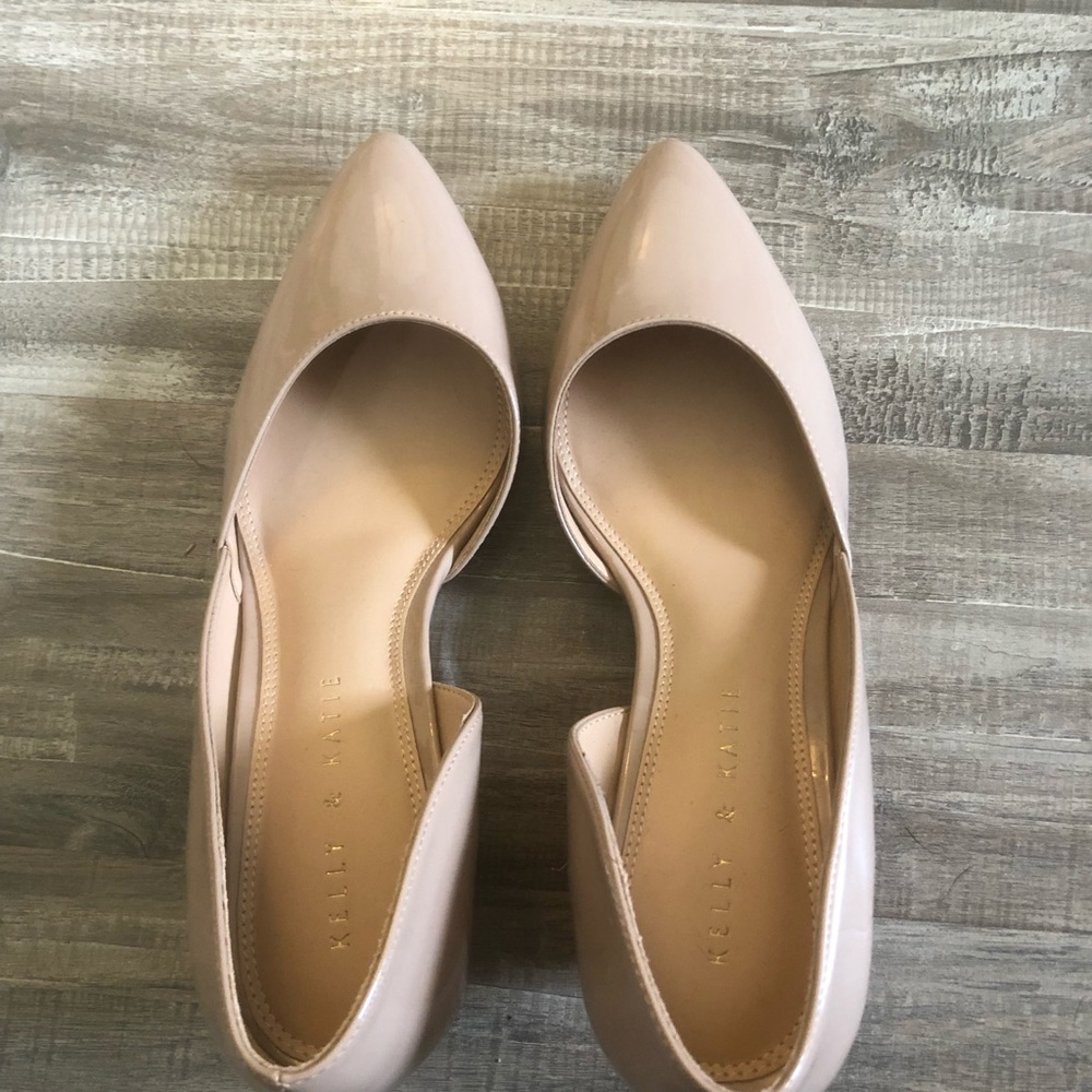 Kelly & Katie Nude Wedges 7M